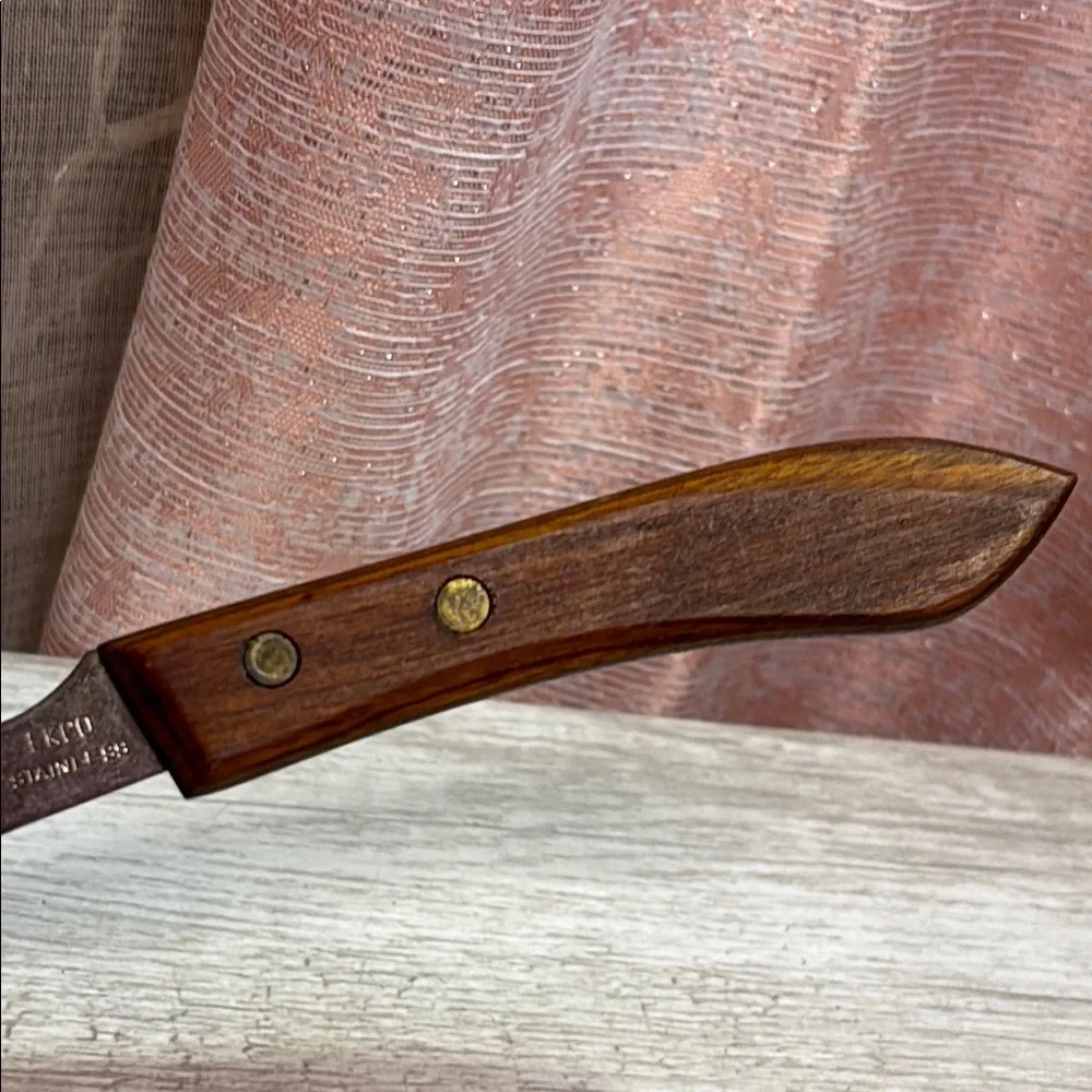 Ekco Stainless Wood Handle Serrated Knife